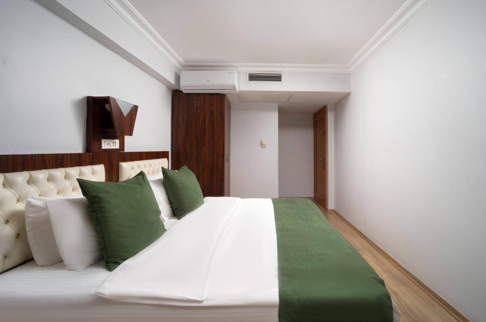 Elan Pera Hotel 3*