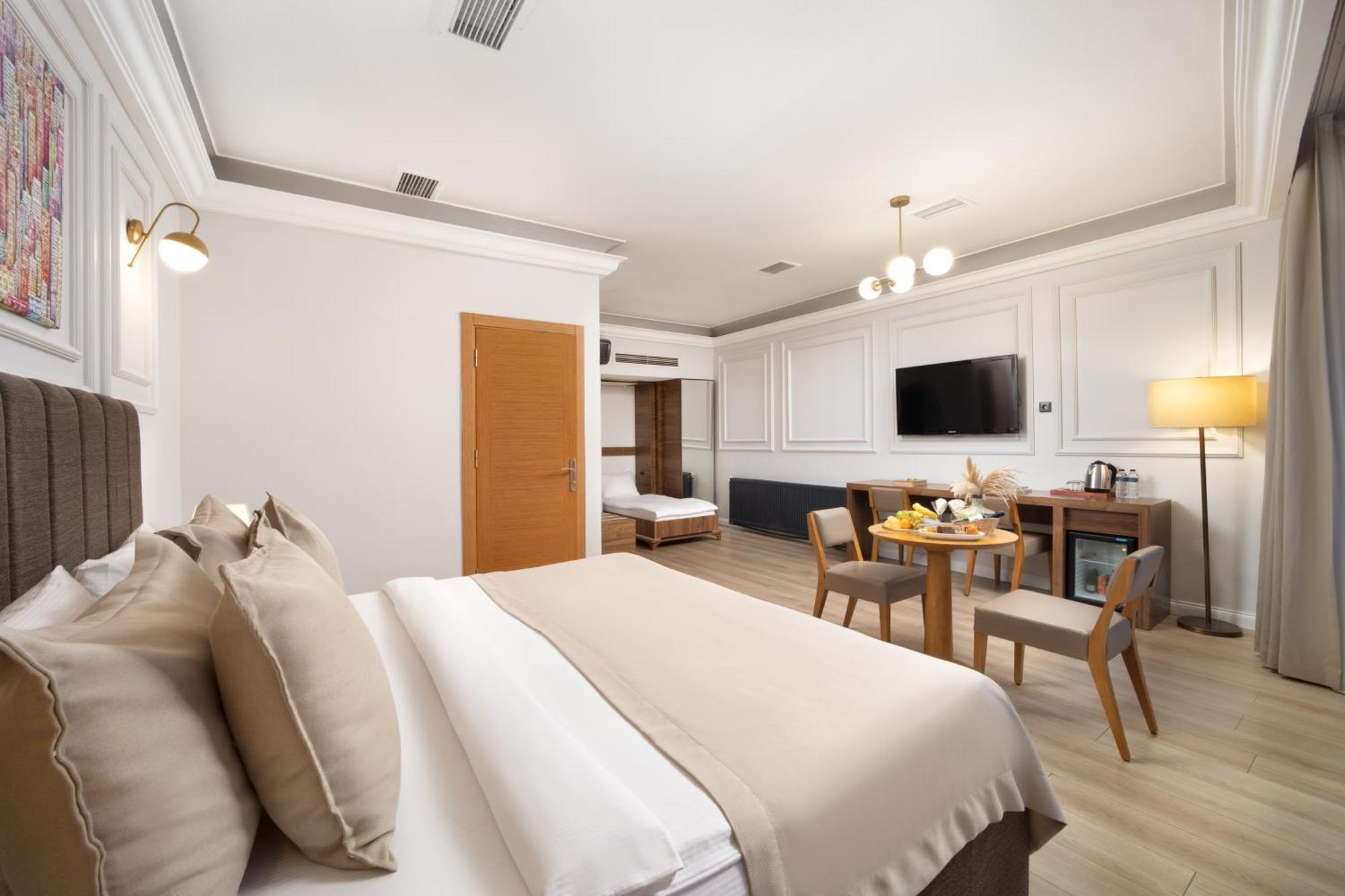 Hotel Elan Pera 3*